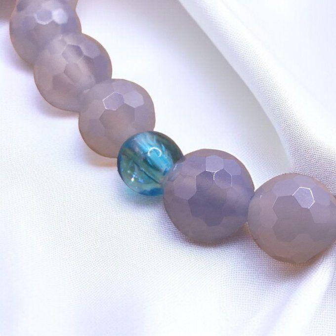 Agate facettée bleue clair