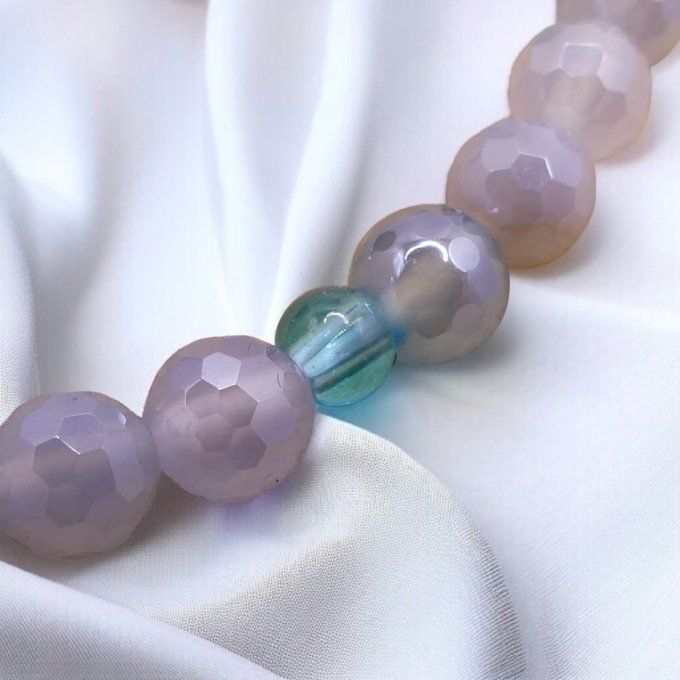 Agate facettée bleue clair