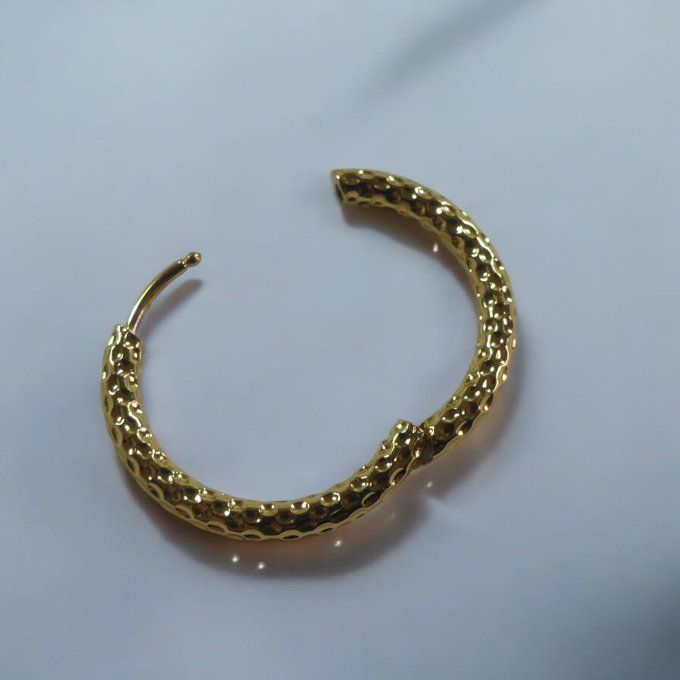 Fermoir D 22mm doré martelé